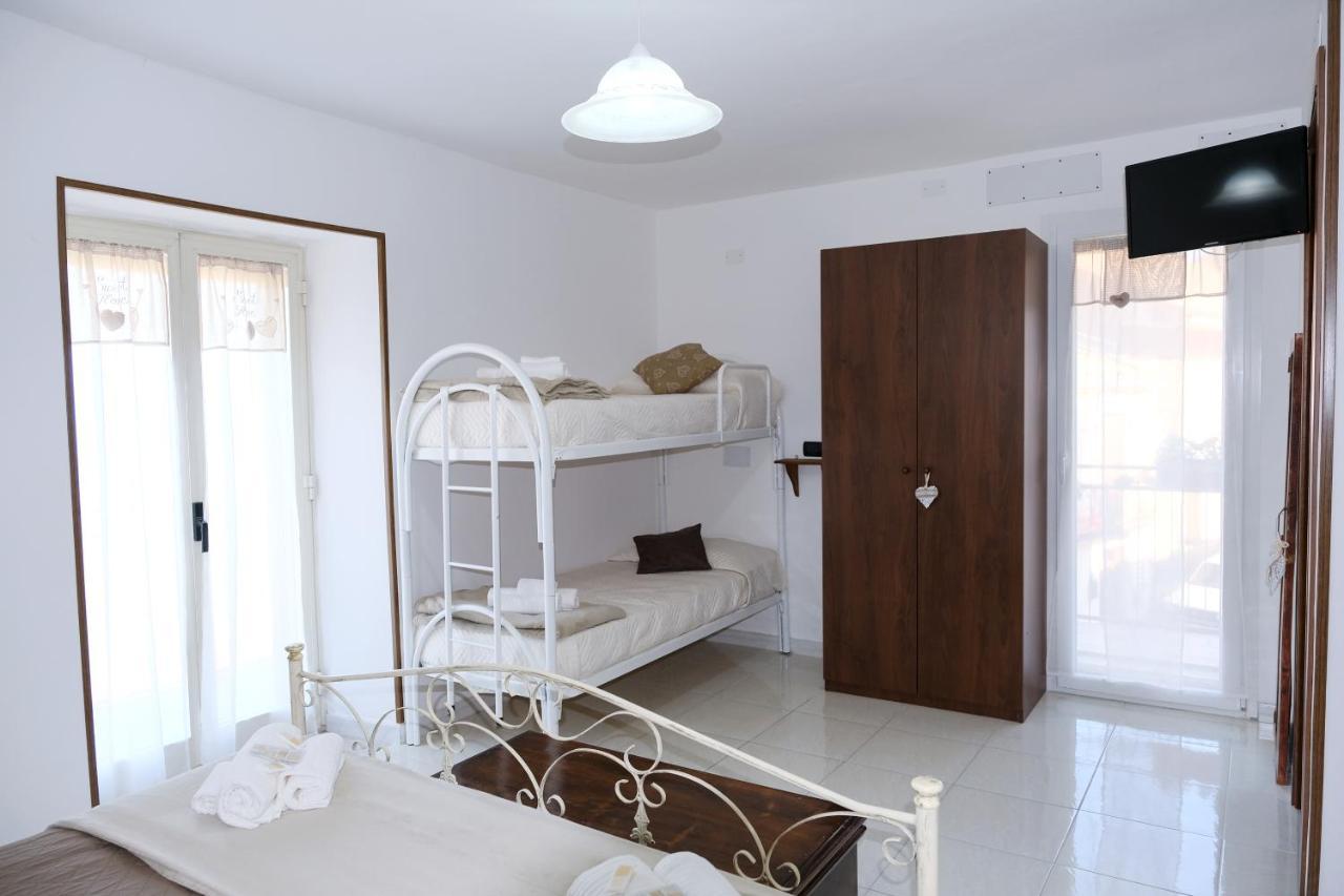 Отель Casa Santa Rita / Locazione Turistica Sicilia / Санта-Доменика-Виттория Экстерьер фото